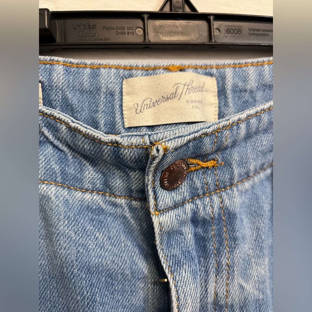 Universal Thread - Picture 2 of 5